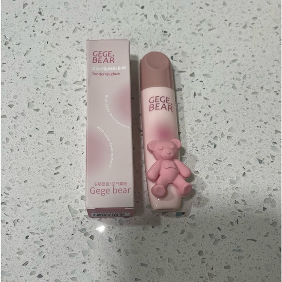 Gege Bear lipstick velvet soft mist matte in #05 Xingye hongshu - Picture 5 of 8